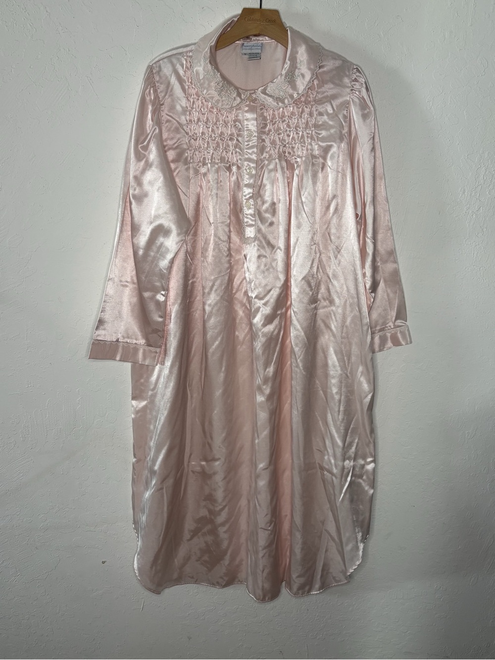 Vintage Heavenly Bodies Miss Elaine Pink Satin Nightgown Smocked Lace 1X Granny